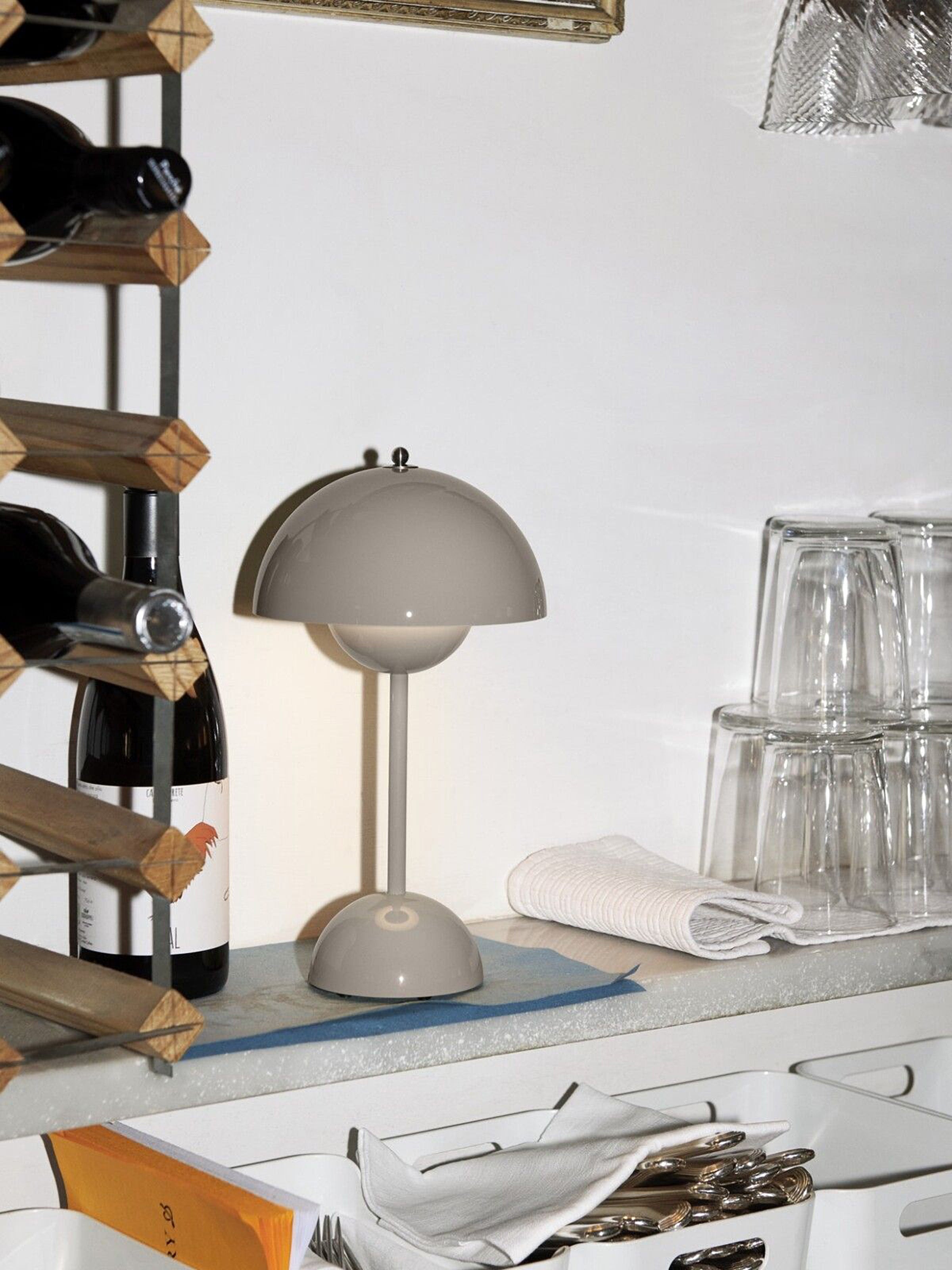 Flowerpot Table Lamp